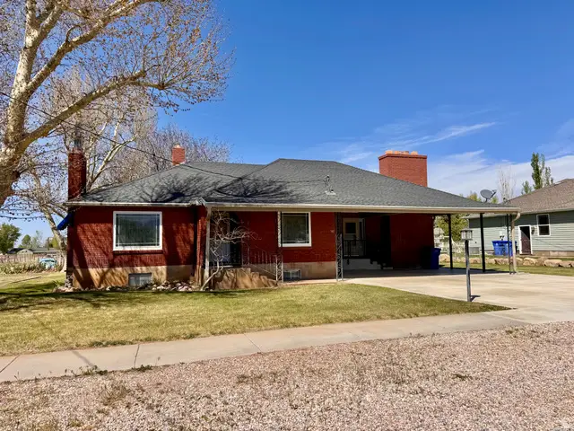 160 W 300 N, Fillmore, UT 84631 - #1