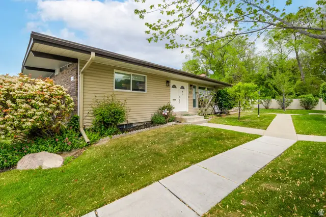 4533 S Tanglewood Dr E, Holladay, UT 84117 - #1