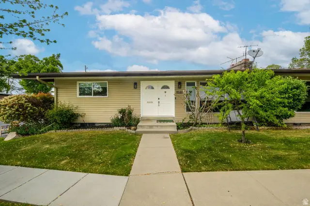 4533 S Tanglewood Dr E, Holladay, UT 84117 - #2