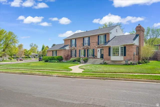 338 E Shamrock Dr S, Murray, UT 84107 - #3