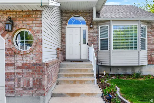 7629 S Kings Bridge Dr W, West Jordan, UT 84084 - #3