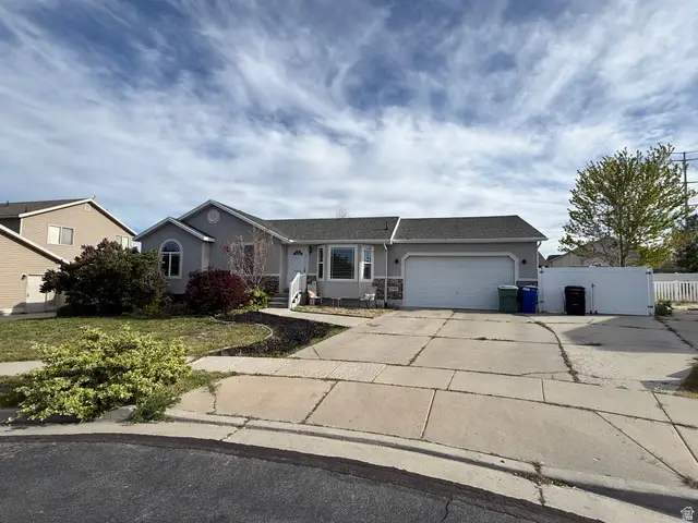 5797 W Early Dawn Dr S, West Jordan, UT 84081 - #2