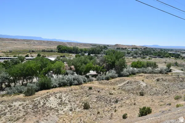 410 N Crestview Dr, Price, UT 84501