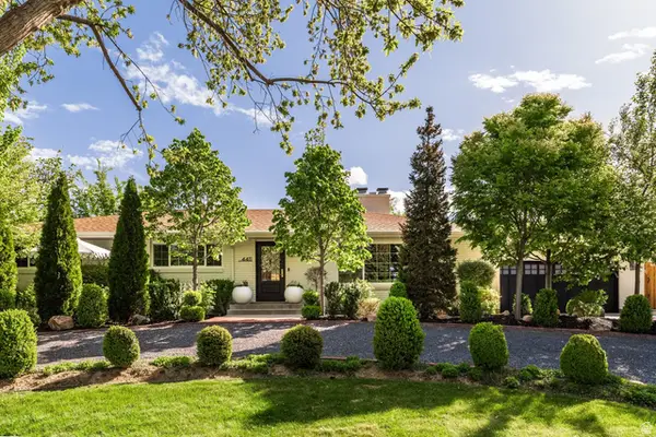 4411 S Wander Ln, Holladay, UT 84124
