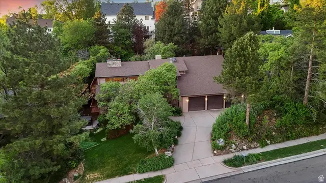 905 Oakridge Dr, Farmington, UT 84025 - #1