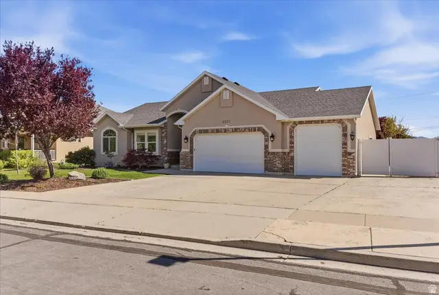 4921 W Woodridge Dr, South Jordan, UT 84009 - #2