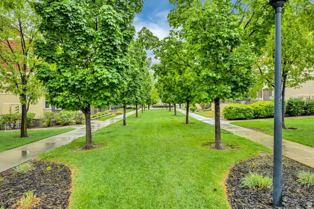 1099 E East Garden Bend Pl E, Sandy, UT 84094 - #3