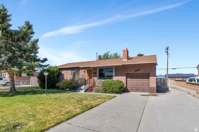 9768 S Garnet Dr, Sandy, UT 84094 - #2