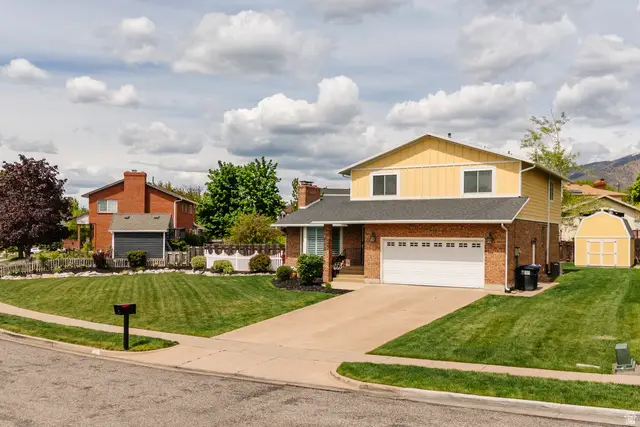 39 S Village Way E, Fruit Heights, UT 84037 - #2