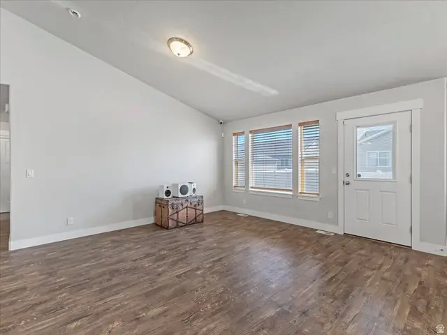 239 S Tawny Dr, Grantsville, UT 84029 - #3