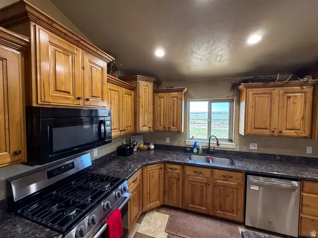 720 E Riverside Dr, Price, UT 84501 - #3