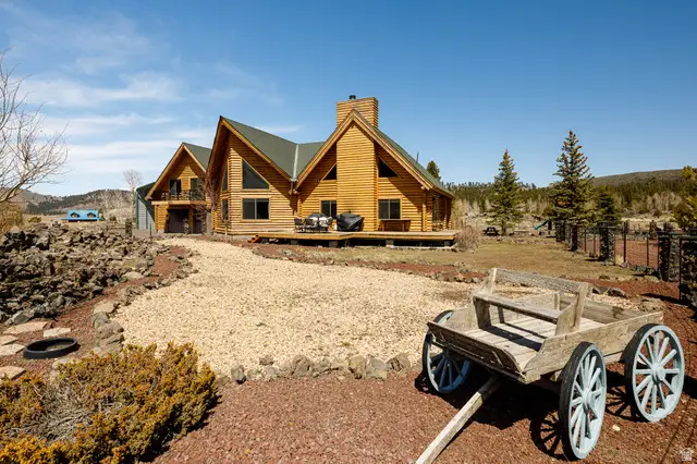 680 W Arrowhead Dr, Panguitch, UT 84759 - #1