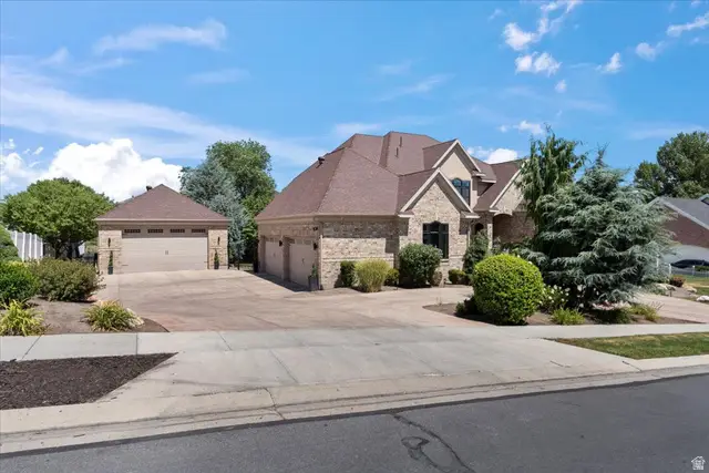 1064 W Park Palisade Dr, South Jordan, UT 84095 - #2