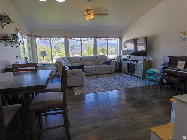 3832 Parker Dr, Riverdale, UT 84405 - #3