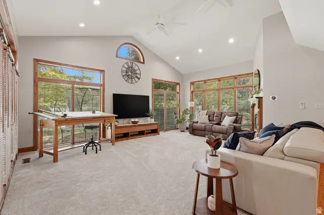 962 S Valley View Dr E, Fruit Heights, UT 84037 - #3