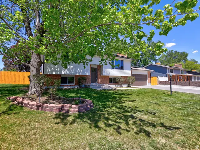 807 E Dusty Rock Cir, Sandy, UT 84094 - #2