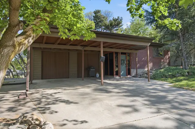 2915 E La Joya Dr S, Holladay, UT 84124 - #2