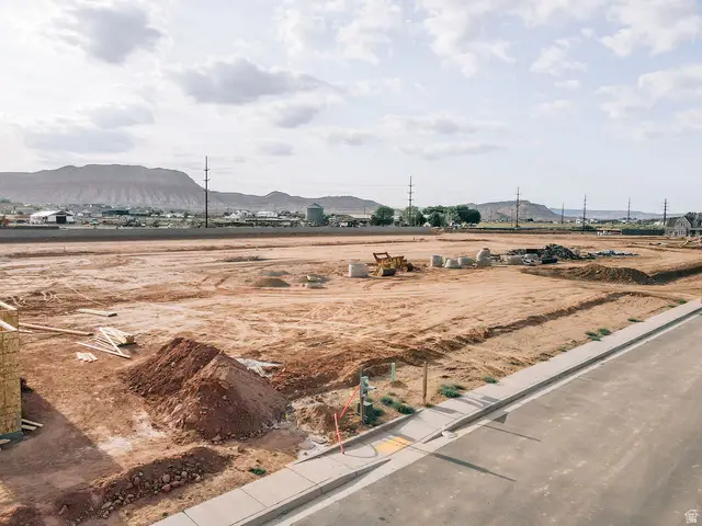3257 S 465 E, Washington, UT 84780 - #1