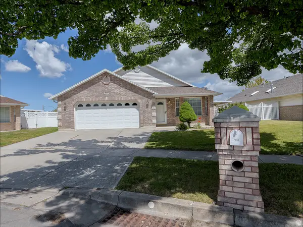 948 W 1730 N, Clinton, UT 84015