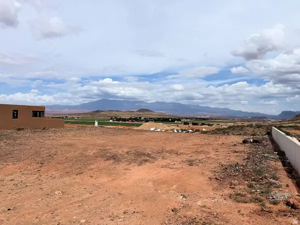 850 W Rock View Dr #26, Hurricane, UT 84737