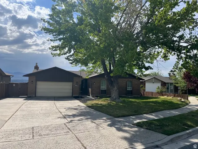9926 S Lannae Dr, Sandy, UT 84094 - #1