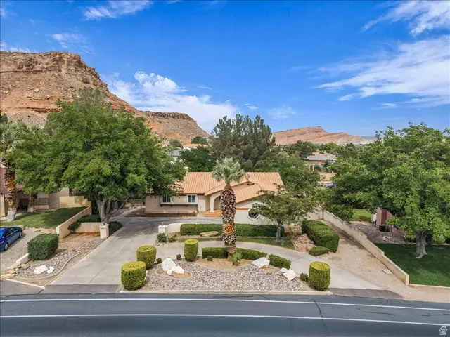 2865 S Bloomington Dr E, Saint George, UT 84790 - #1
