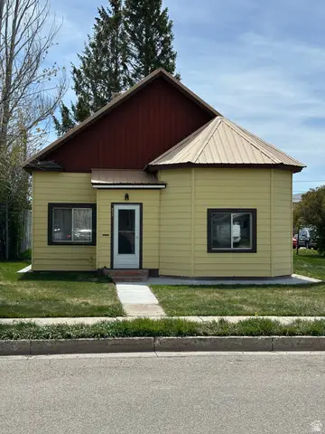 817 Grant St, Montpelier, ID 83254