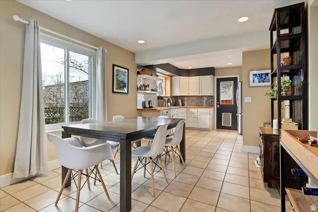 6924 S Hillside Cir, Cottonwood Heights, UT 84121 - #3