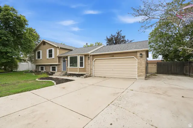 11308 S Hawkwood Dr, Sandy, UT 84094 - #2