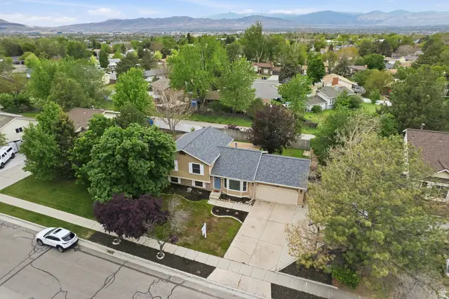 11308 S Hawkwood Dr, Sandy, UT 84094 - #3
