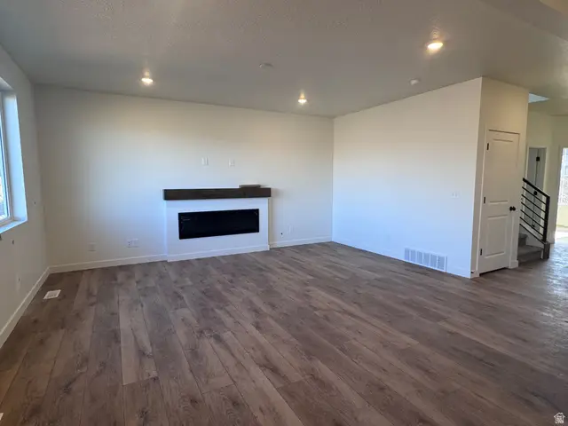 964 W Motor Vu Dr #215, Riverdale, UT 84405 - #3