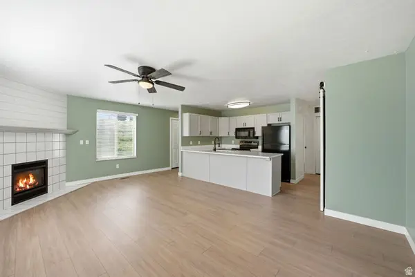 9217 S Jefferson Cv, Sandy, UT 84070