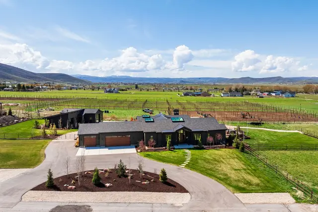 307 W Lazy Acres Ln, Kamas, UT 84036 - #2