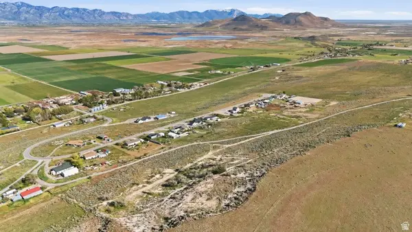 9317 N Sunset Dr, Thatcher, UT 84337 - #3