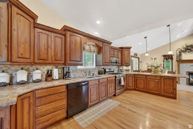 6621 S 1540 E, Uintah, UT 84405 - #3
