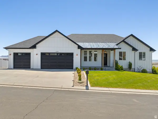 2228 E Grenada Ln, Eagle Mountain, UT 84005