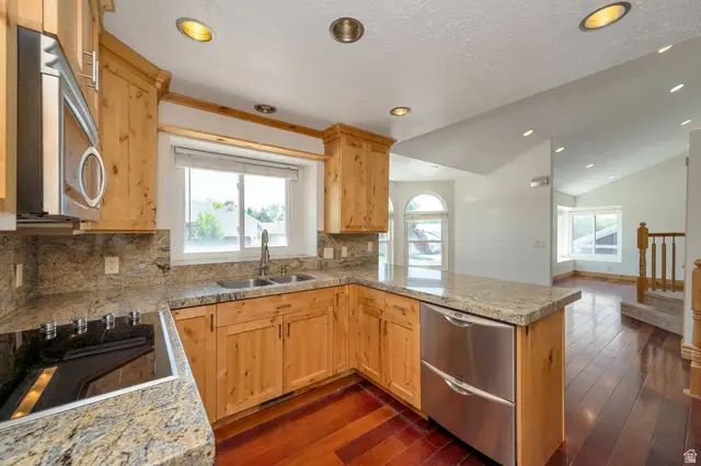 744 W Sweet Meadow Ln S, Sandy, UT 84070 - #2
