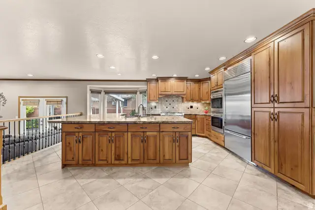 2416 E 10305 S, Sandy, UT 84092 - #3