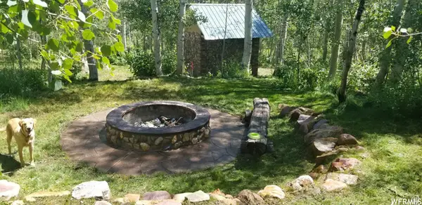 7565 N Jim Bridger Dr #H52, Huntsville, UT 84317