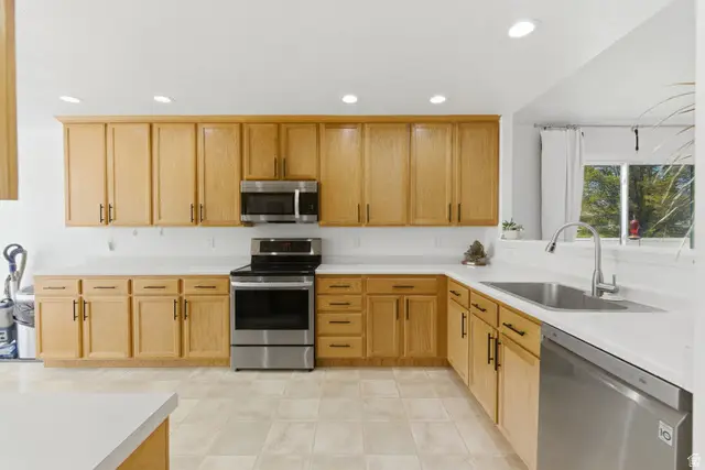 8374 S 6465 W, West Jordan, UT 84081 - #3