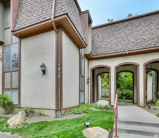 5450 S Willow Ln E #B, Murray, UT 84107