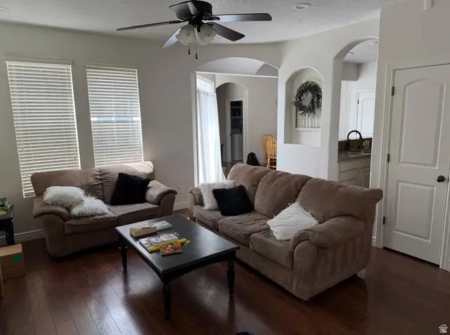4251 W Lake Bridge Dr, South Jordan, UT 84009 - #2