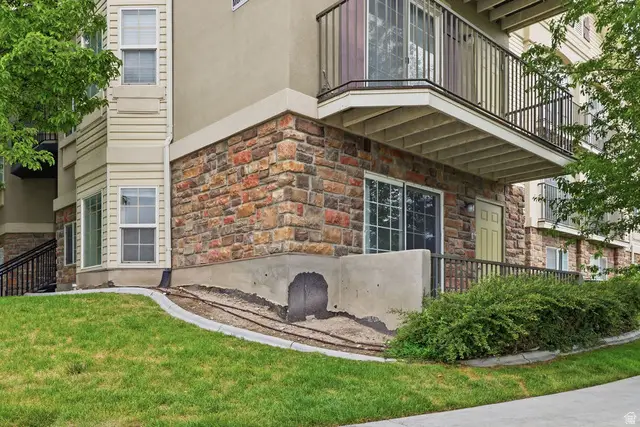 2083 N Morning Star Dr, Saratoga Springs, UT 84045 - #3