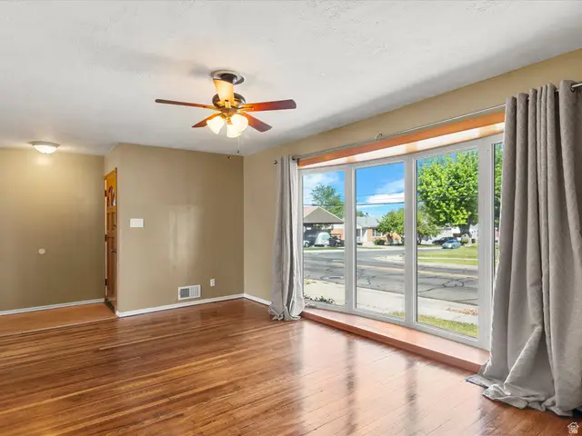 157 W 4400 S, Washington Terrace, UT 84405 - #3