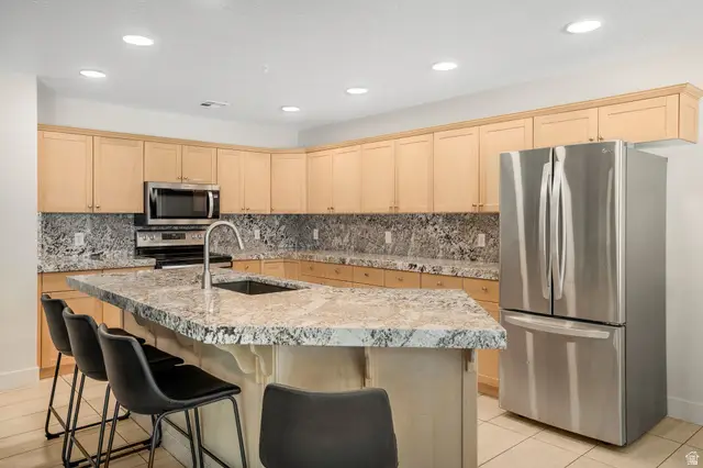 1845 W Canyon View Dr, Saint George, UT 84770 - #3