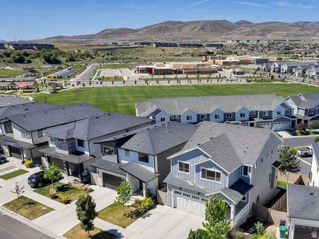 15228 S Park Bluff Way, Bluffdale, UT 84065 - #2
