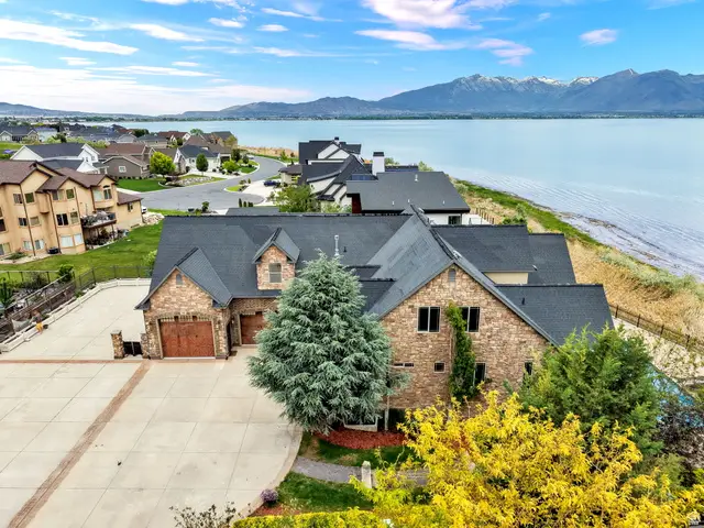 192 E Lakeside Ct, Saratoga Springs, UT 84045 - #3