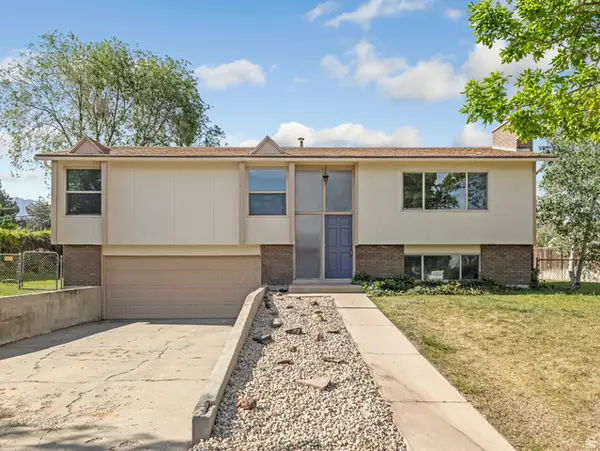 1384 E Sudbury Ave, Sandy, UT 84093