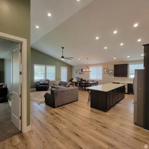 252 W 4950 S, Washington Terrace, UT 84405