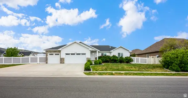 15804 S Packsaddle Dr W, South Jordan, UT 84065